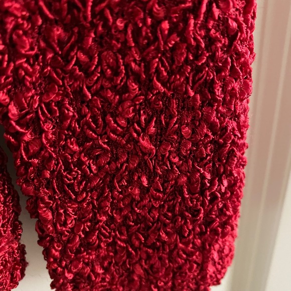 Lovely Red Jones of NY-Large - Picture 3 of 5